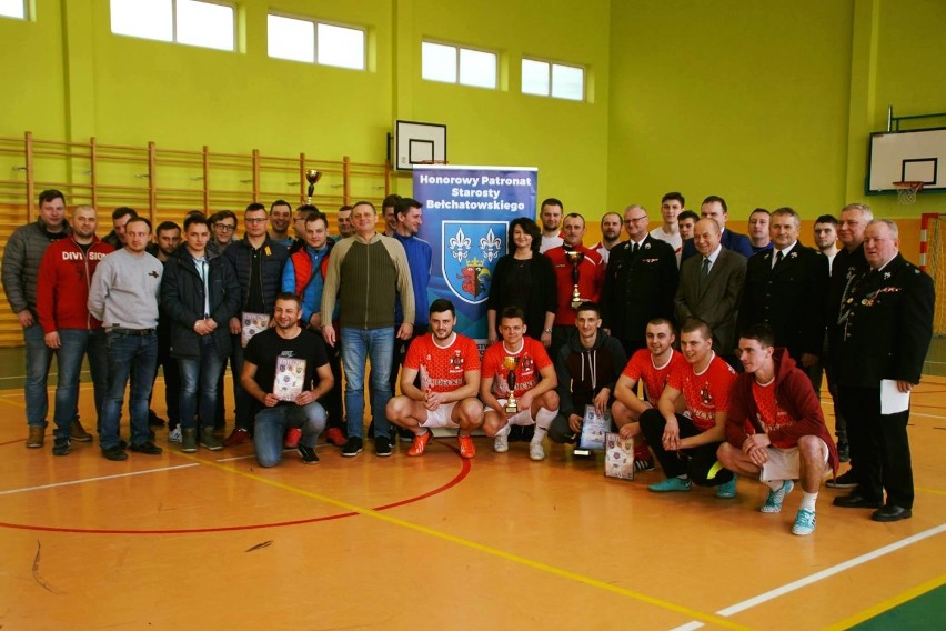 OSP Postękalice wygrało XVIII Mistrzostwa Powiatu Bełchatowskiego Strażaków OSP w Halową Piłkę Nożną w Drużbicach
