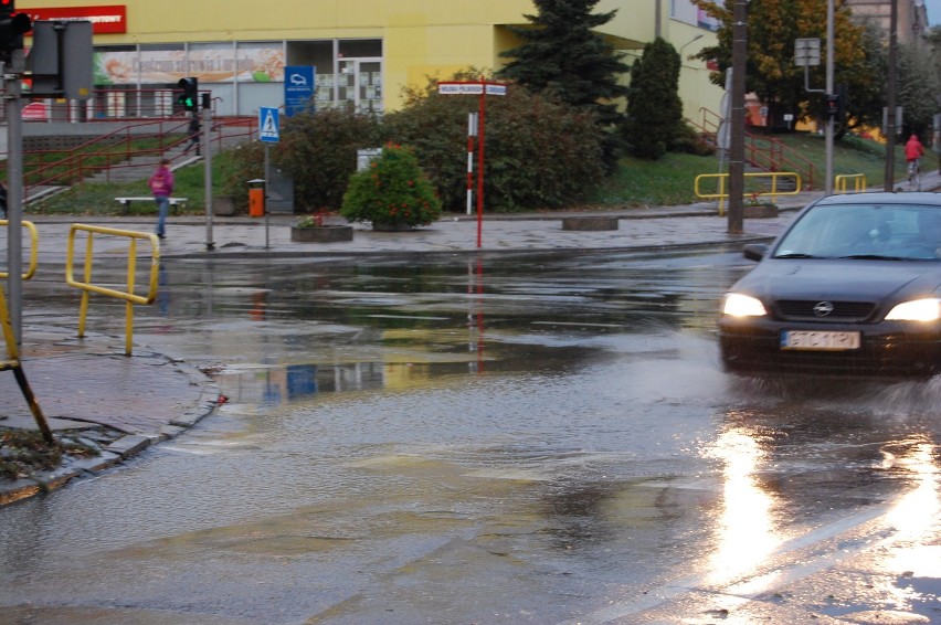 Radny Włodzimierz Mroczkowski alarmuje do drogowców: naprawcie skrzyżowanie