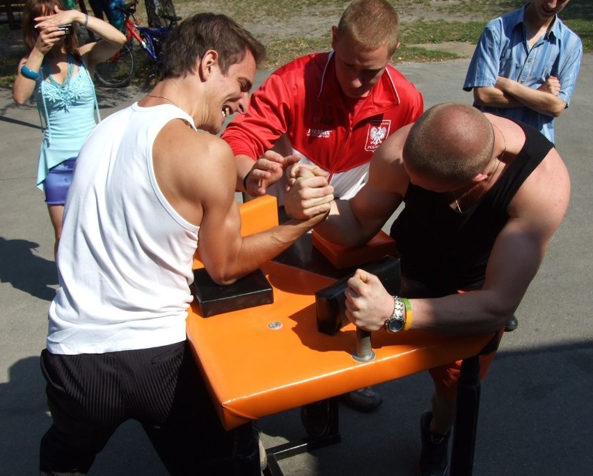 Zawody w siłowaniu się na rękę w Jaworznie [ZDJĘCIA]. Wega Cup Armwrestling 2011