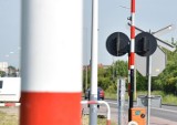 Awaria na przejeździe kolejowym w Malborku. Służby techniczne PKP PLK pracują nad usunięciem problemu