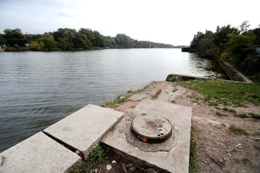 Ścieki wpływające do Odry zauważyli wędkarze. Inspekcja środowiska bada sprawę 