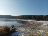 Pierwszy zimowy weekend w Tomaszowie w tym sezonie. Ślisko na drogach, pięknie nad Zalewem Sulejowskim [ZDJĘCIA]