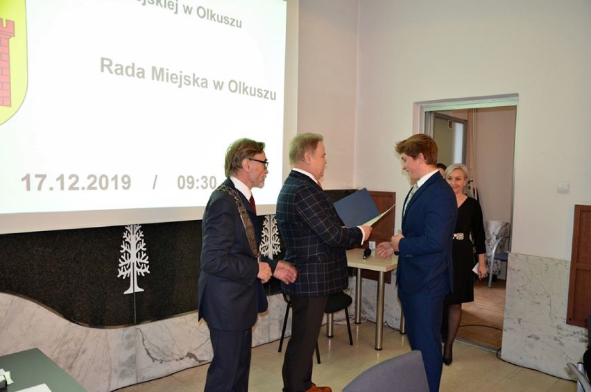 Burmistrz nagrodził najzdolniejszych uczniów z gminy Olkusz w 2019 roku 
