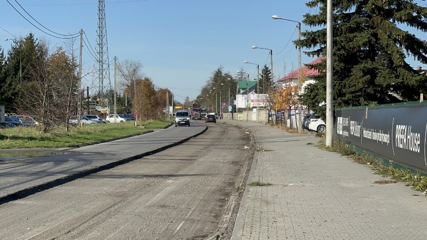Rozpoczyna się potężna przebudowa ulicy Partyzantów w Bochni. Trwa zrywanie asfaltu. Zobacz zdjęcia