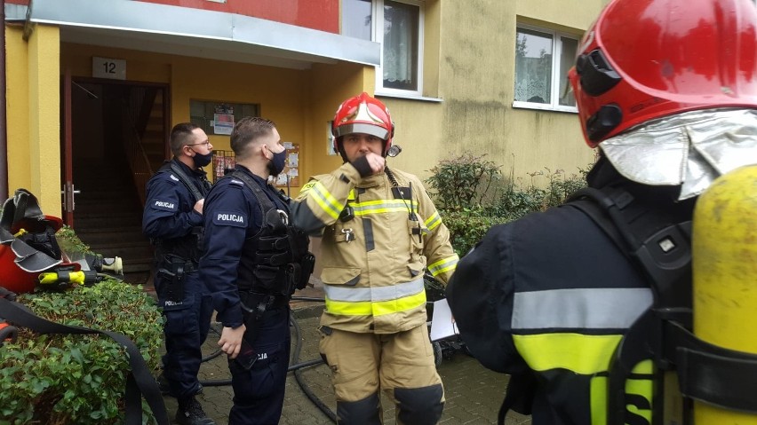 Wałbrzych: Pożar w piwnicy bloku mieszkalnego przy ul. Malczewskiego (ZDJĘCIA)