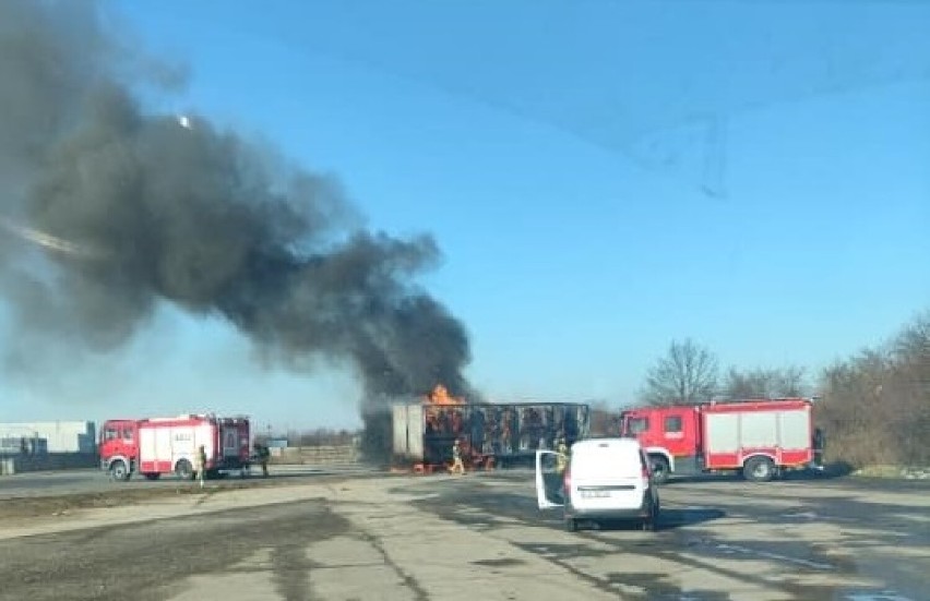 Pożar w Skarbimierzu Osiedlu - 28.02.2022r.