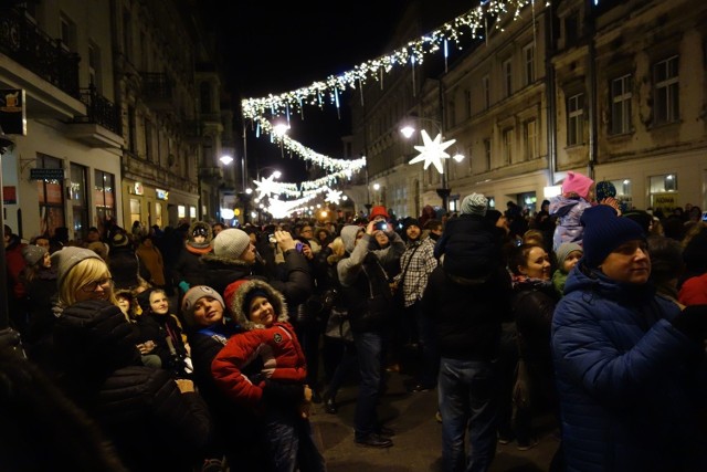 250 tys. osób odwiedziło jarmark świąteczny 2015 na Piotrkowskiej w Łodzi