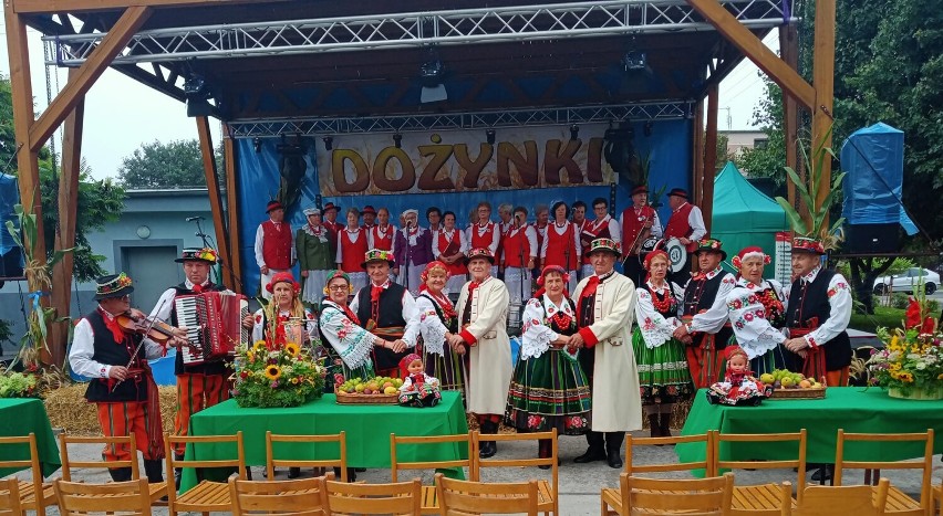 Zespół „Ustronie” gościł  z dożynkowym koncertem w Wielkopolsce