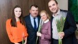 Dzień Kobiet 2018 w Radomsku. Politycy ruszyli z kwiatami dla pań [ZDJĘCIA]