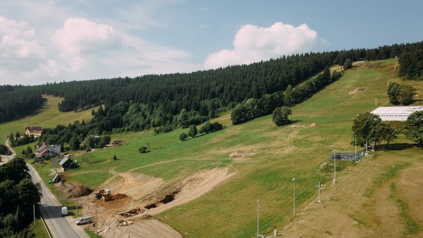 W Zieleńcu ruszyła budowa nowej kolei linowej (ZDJĘCIA)
