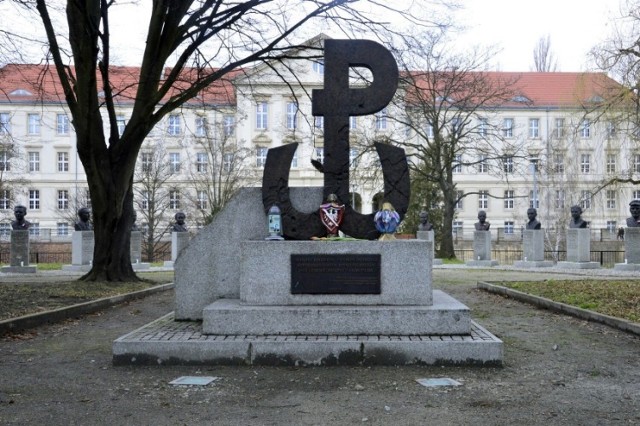 Pomnik Podziemia Niepodległościowego w Głogowie