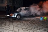 Pożar Volksvagena Passata na ul. Toruńskiej we Włocławku [wideo, zdjęcia]