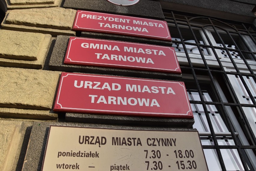 W Urzędzie Miasta Tarnowa zatrudnionych jest ok. 400 osób,...