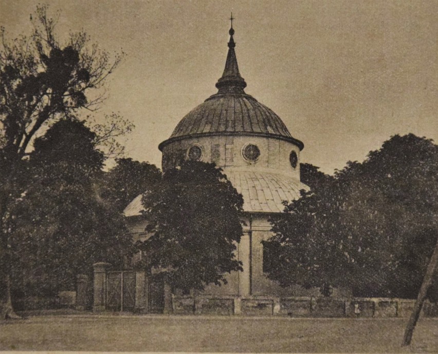 Kościół w Parkowie (zdjęcie z artykułu w Przewodniku...