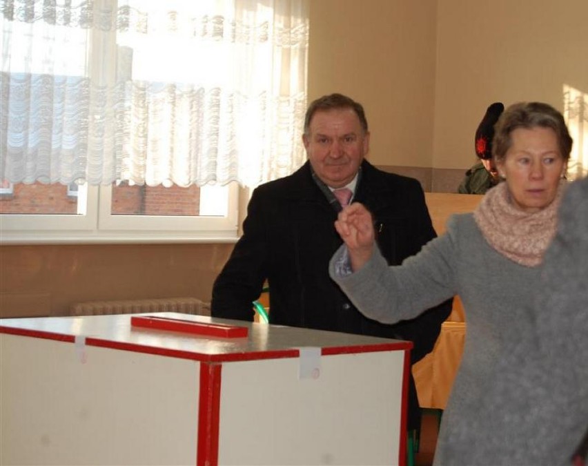 II tura wyborów - głosowanie w Kartuzach