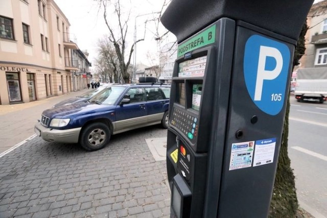 Rejon ul. Zamojskiej i tereny na Rusałce to ulice, gdzie obecnie rzadko parkują samochody. Ratusz chce - poprzez preferencyjne opłaty - zachęcić kierowców do pozostawiania tam aut