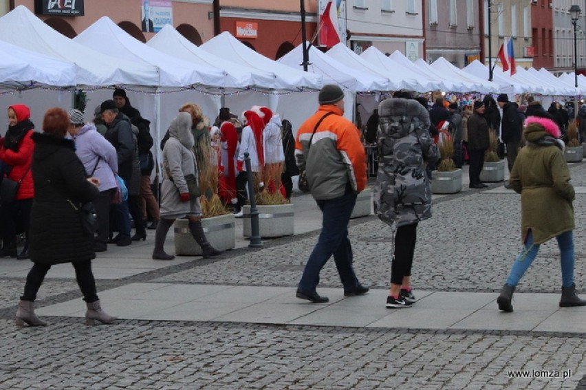 Mieszkańcy Łomży podzielili się opłatkiem na miejskiej Wieczerzy Wigiljnej. Zobacz zdjęcia