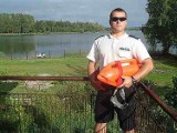KMP Jaworzno. Policjant uratował tonącego mężczyznę