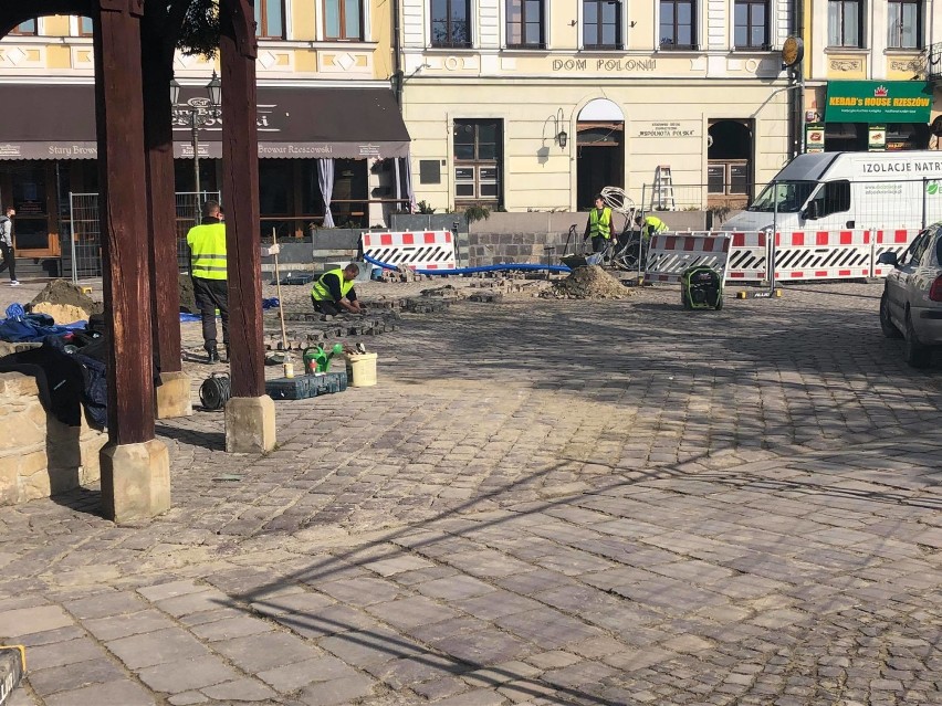 Rynek w Rzeszowie rozkopany. Co za prace prowadzi Miasto? [ZDJĘCIA]