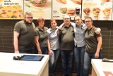 Pracownicy człuchowskiego McDonald's zbierają na protezę ręki dla swojego kolegi