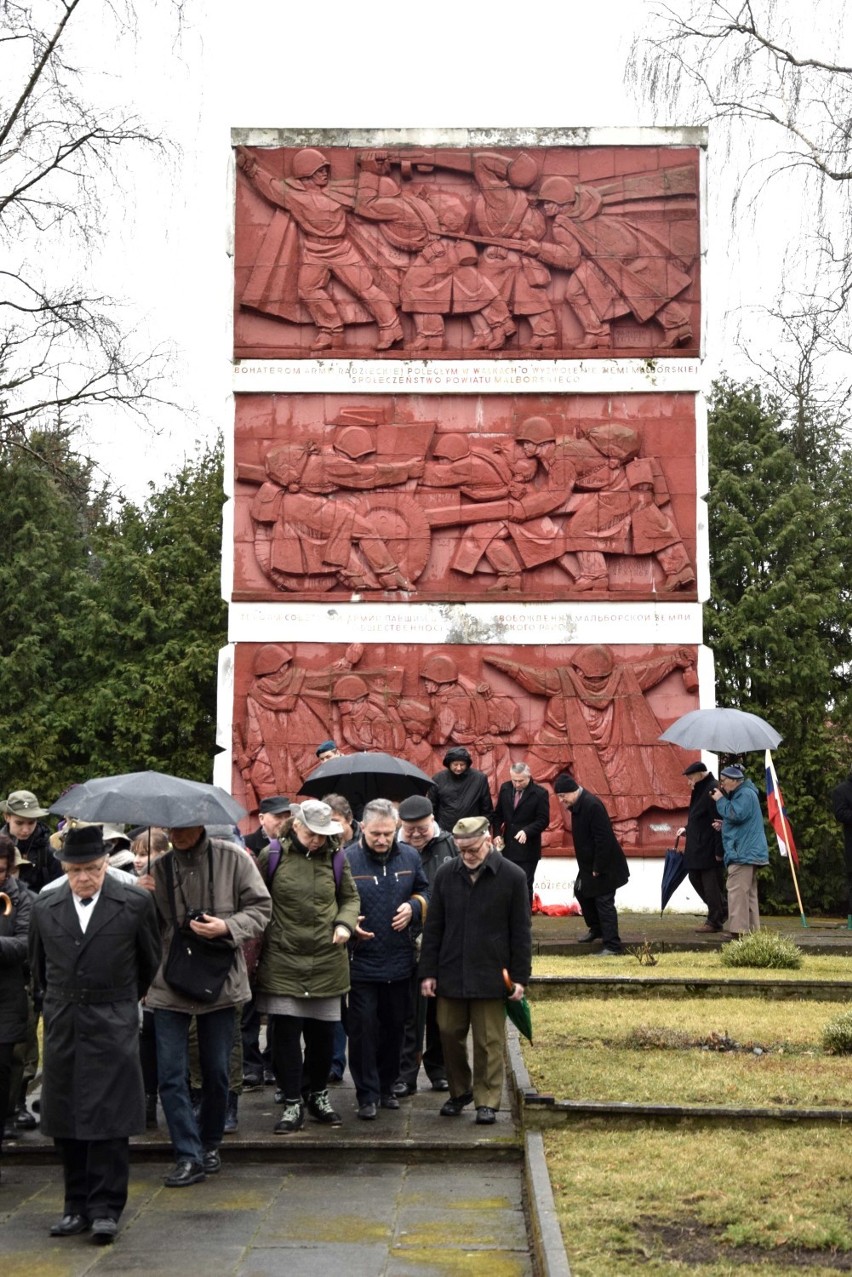 73 lata i kilka dni po zdobyciu Malborka przez Armię Czerwoną. Uroczystość na Cmentarzu Żołnierzy Radzieckich