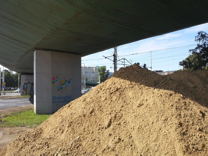 Wrocław. Kolejne prace na estakadzie na pl. Społecznym (ZMIANY W KOMUNIKACJI MIEJSKIEJ)