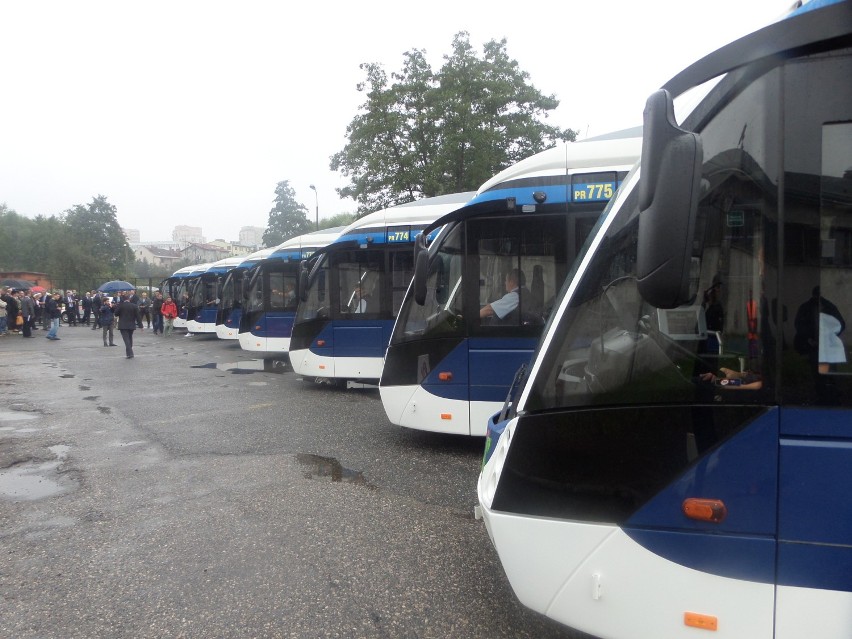 Wyposażenie ośmiu nowych autobusów jest   niemal identyczne...