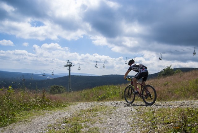 Od najbliższego weekendu, w sobotę rozpocznie się cykl imprez rowerowych w Dusznikach-Zdroju. Jako pierwszy odbędzie się MTB Hurom Series, kolejne rowerowe eventy, w lipcu i sierpniu.