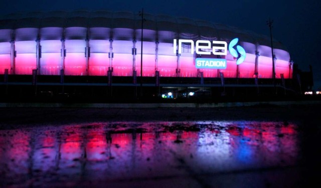 Dzień Flagi w Poznaniu - Inea Stadion w biało-czerwonych barwach