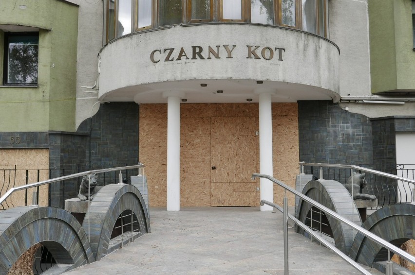 Rozbiórka Czarnego Kota zakończona. Tak teraz wygląda najsłynniejsza samowola budowlana w Warszawie. ''Gdyby nie napis, to bym nie poznała''