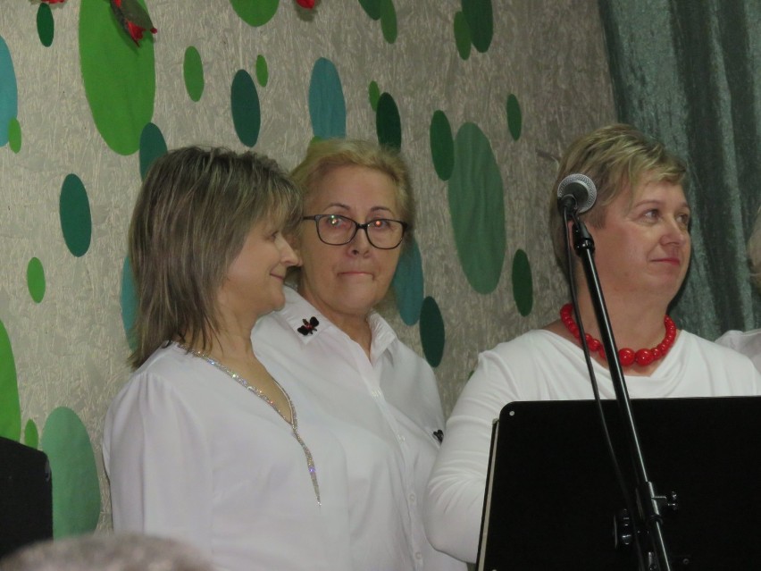 Sztabin. Muzycy starzy i młodzi wspólnie grali i śpiewali kolędy [ZDJECIA]