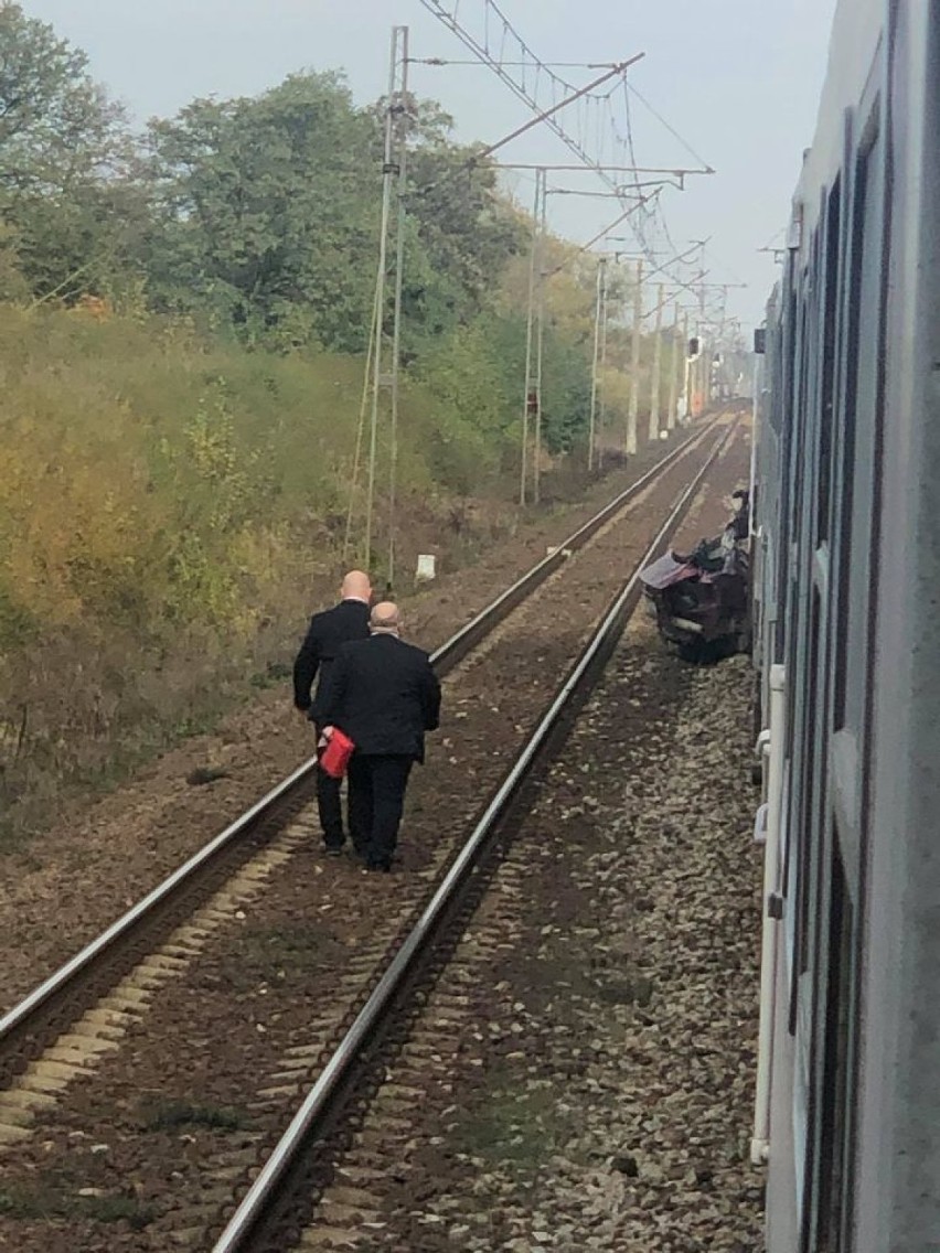 Śmiertelny wypadek na przejeździe. Pociąg staranował...