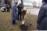 Dęby Pamięci 23 zamordowanym policjantom - &quot;Katyń... Ocalić od zapomnienia&quot;