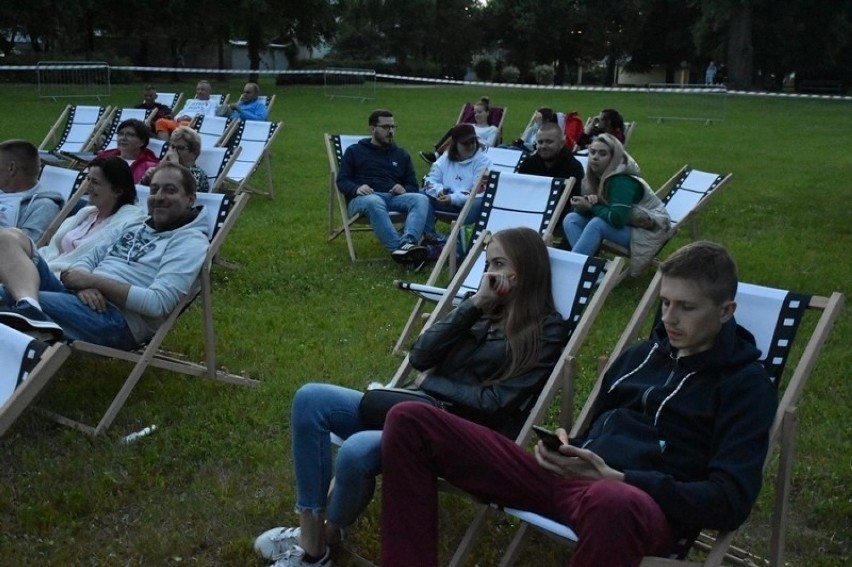 W unisławskim parku znów byłą możliwość obejrzeć film pod...