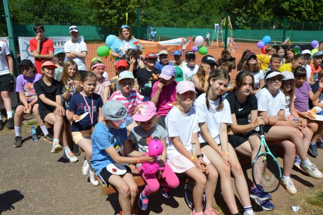 Założona przez Beatę Bogdał przed dziesięcioma laty a od niemal dwóch lat prowadzona przez Katarzynę i Karola Chojnackich Akademia jubileusz świętowała zorganizowanym z dużym rozmachem w sobotę 10 czerwca turniejem dla dzieci.