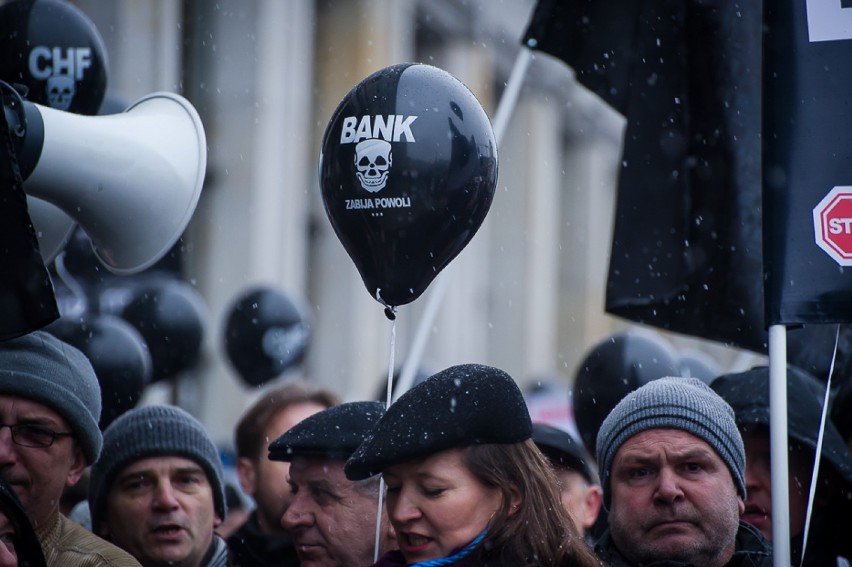 Protest frankowiczów, Warszawa. Czarna procesja oszukanych...