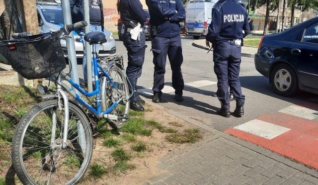 Na ul. Wojska Polskiego w Zielonej Górze została potrącona rowerzystka. Karetka odwiozła kobietę do szpitala