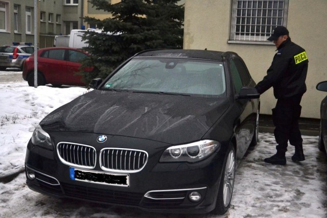 Policja w Zgierzu przechwyciła BMW skradzione w Niemczech