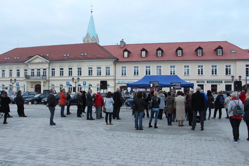 Czarny protest w Oświęcimiu [ZDJĘCIA, WIDEO]