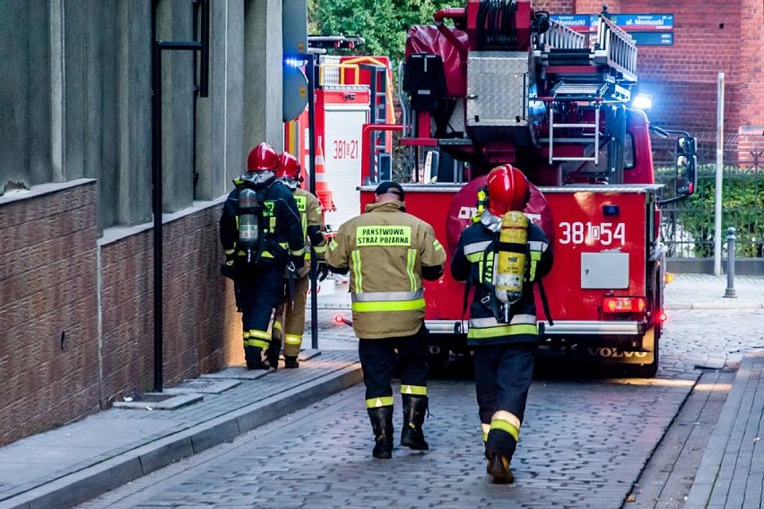 Wałbrzych: Straż pożarna na ulicy Moniuszki (poniedziałek 18.10.2021)