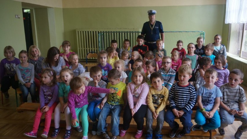 Policjanci z wizytą w przedszkolu w Kuźnicy Starej [ZDJĘCIA]