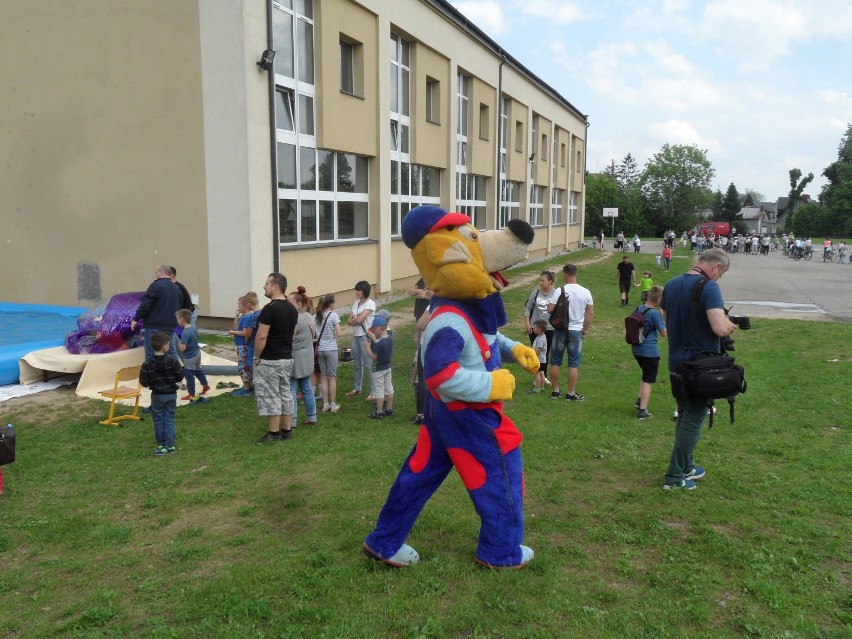 Festyn rodzinny w Szkole Podstawowej nr 5 w Myszkowie ZDJĘCIA