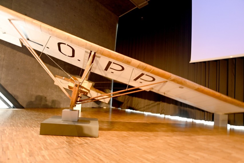 Kraków. Kolorowe szybowce wylądowały w Muzeum Lotnictwa Polskiego