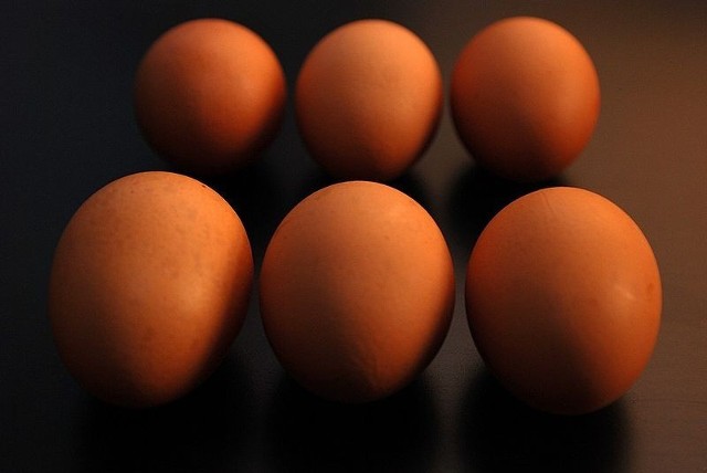 Źródło: http://commons.wikimedia.org/wiki/File:Eggs_3145g.jpg
