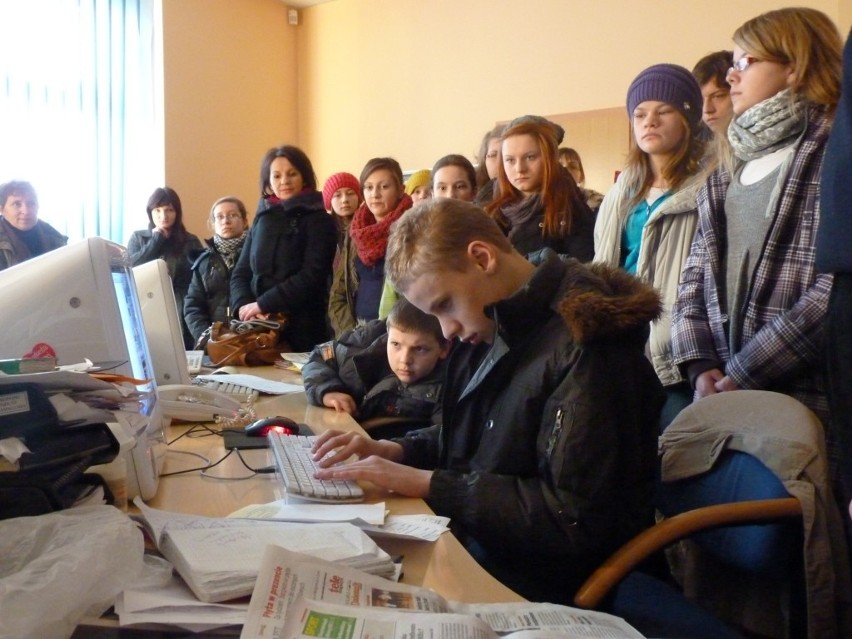 Uczniowie z III klasy Publicznego Gimnazjum w Gomunicach w naszej redakcji