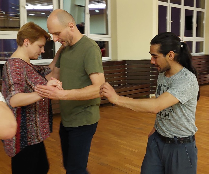 Chełm. Ćwiczyli tango pod okiem mistrza z Argentyny w Chełmskim Domu Kultury. Zobacz zdjęcia