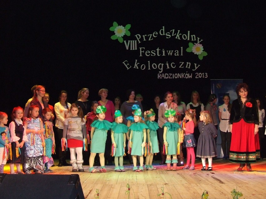 Dzieci z &quot;Przedszkola u Cioci Mariolki&quot; w Koszęcinie uczestniczyły w festiwalu ekologicznym