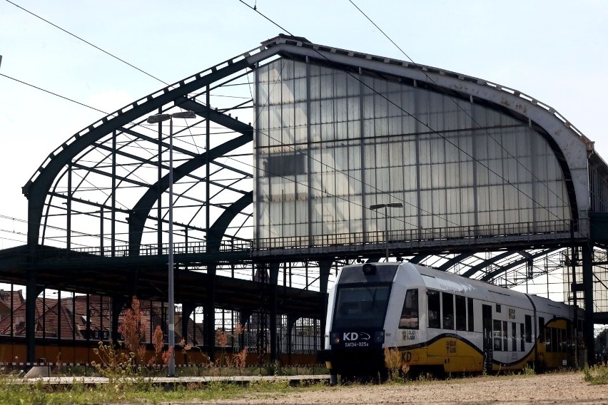 Co się dzieje z remontem dworca PKP w Legnicy? zobaczcie aktualne zdjęcia
