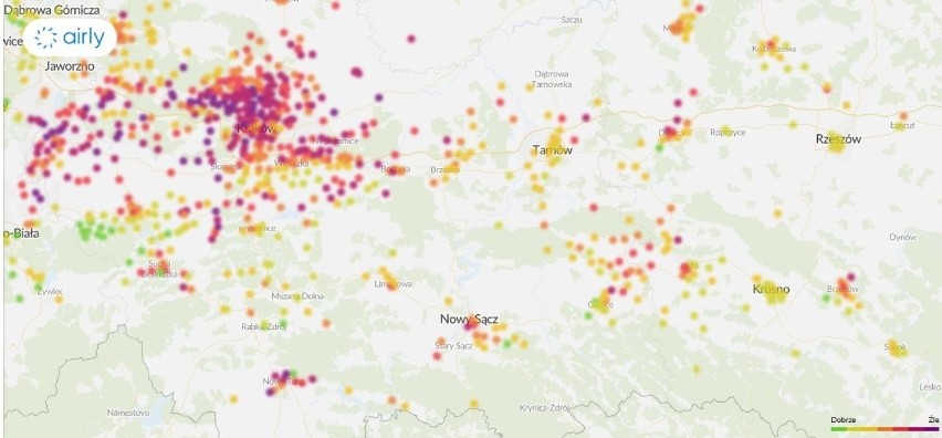 Smogowa czapa nad Krakowem. Tym oddychają krakowianie i okoliczni mieszkańcy [ZDJĘCIA]