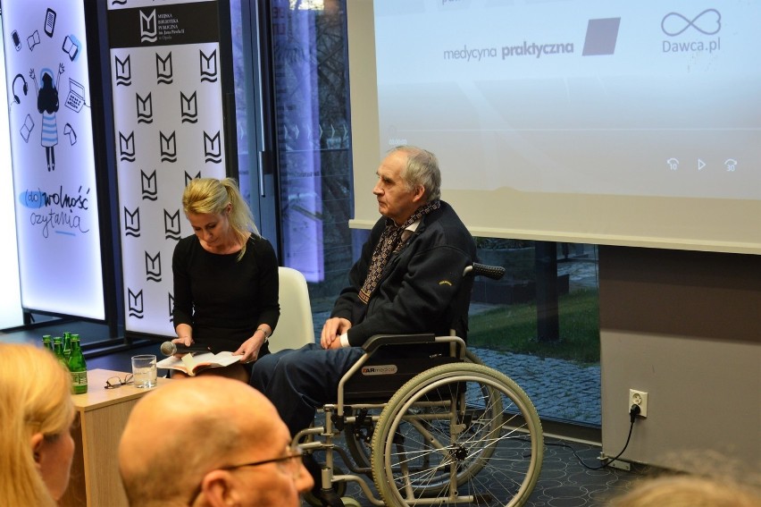 Prof. Marian Zembala w Miejskiej Bibliotece Publicznej w Opolu: Spotykamy różnych ludzi, ale dobrych więcej